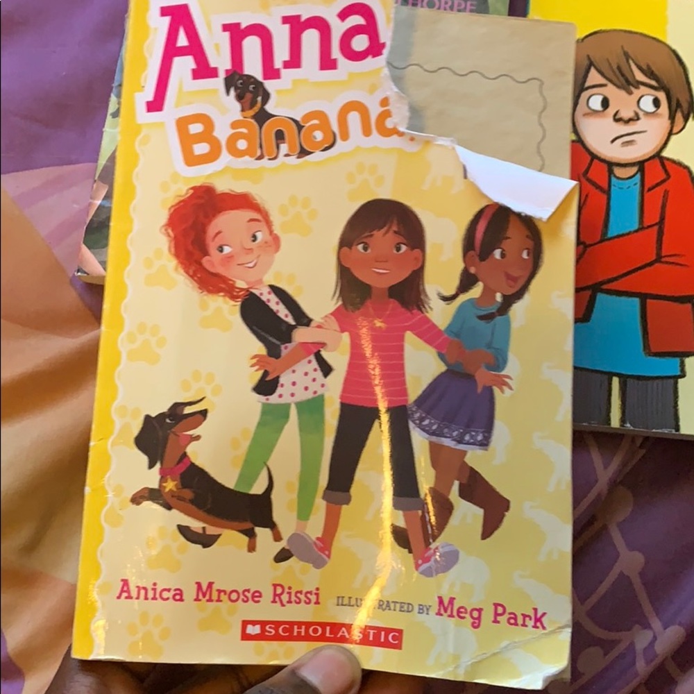 Books - Picture 2 of 11